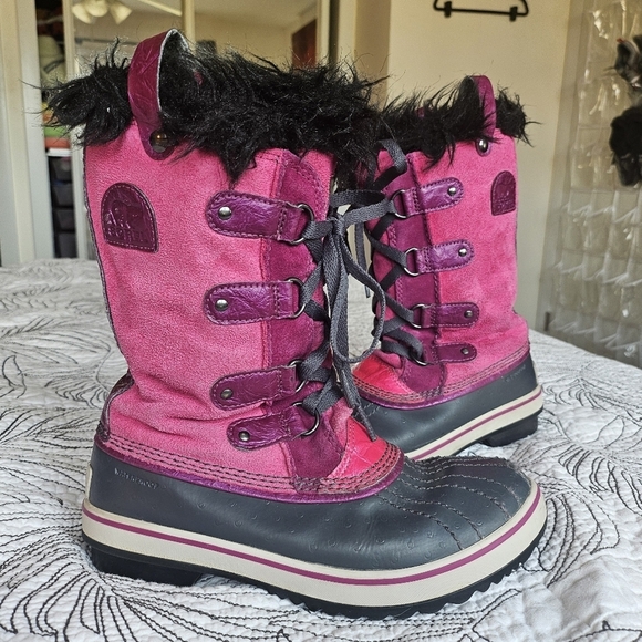 VGUC Sorel Tofino 2 Boots Suede Snow Winter Pink Black Girl's 4 - Picture 1 of 15